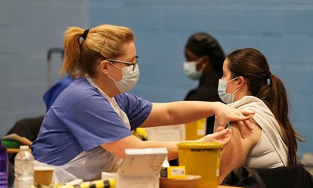 Fact check: Meningitis B vaccine and false 'lockdown´ claim