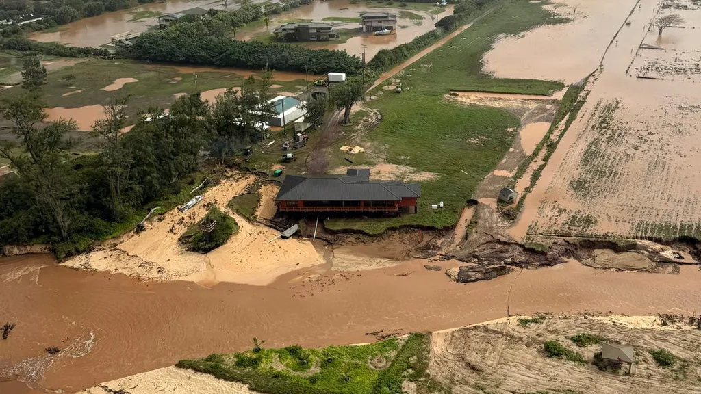 Evacuation orders lifted, flood watch remains for much of Hawaii