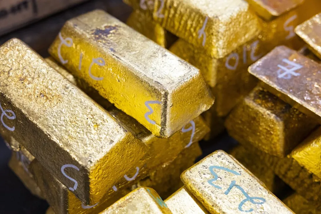 Wall Street Turns to 'Haven-First' Strategies Amid Iran Attacks