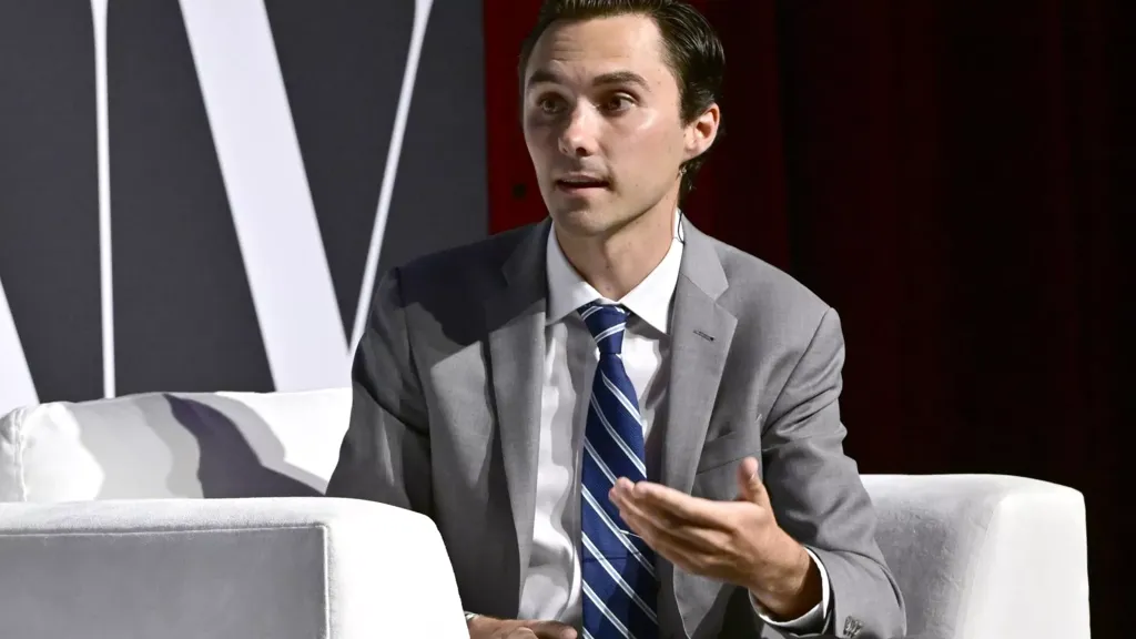 David Hogg says Dems backing Iran war should be primaried