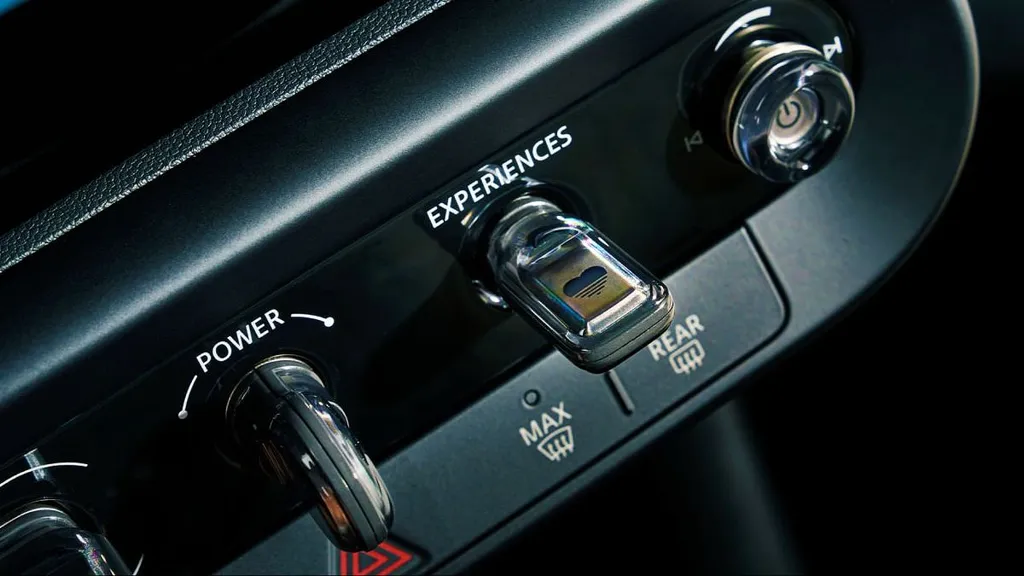 Tech and car firms including Apple are bringing back old feature