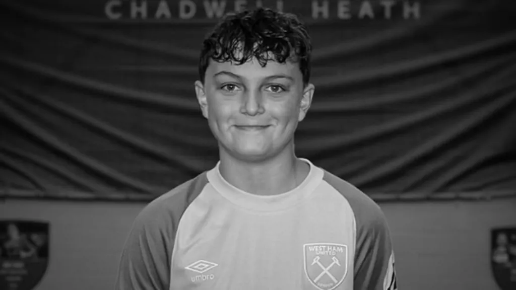 West Ham pay tribute to academy player, 15, after losing cancer battle