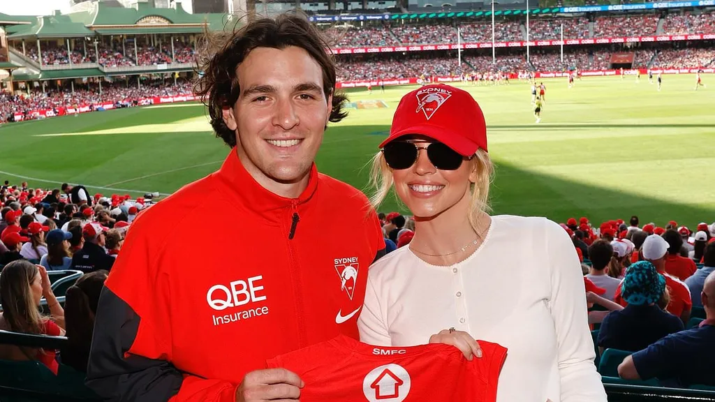 Sydney Sweeney friendly with local footballers at Sydney Swans match