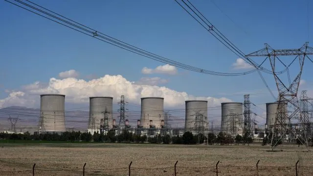 Iran calls for human chains around power plants ahead of Trump deadline