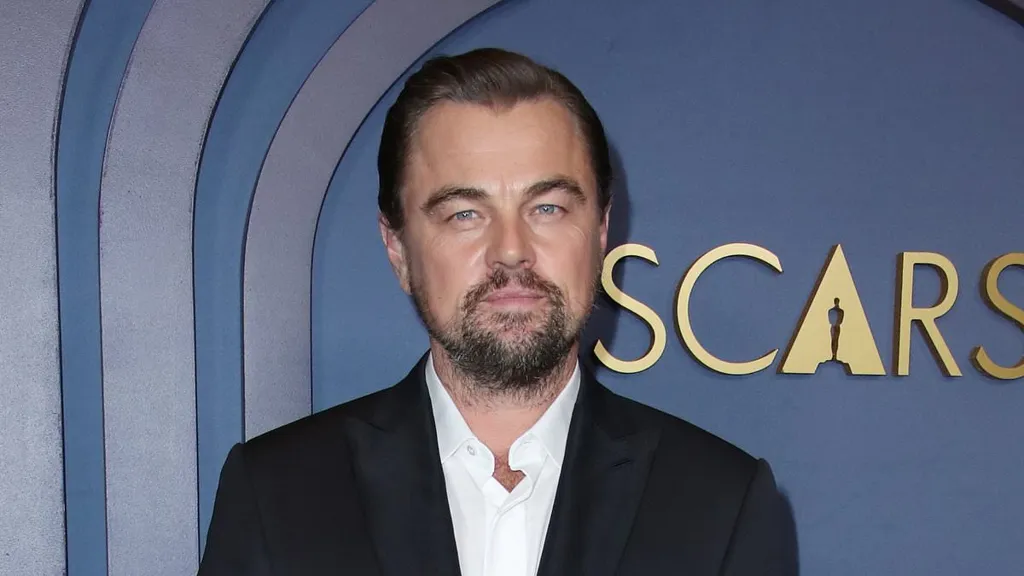 Leonardo DiCaprio gets mocked over bizarre hat look at Bezos wedding