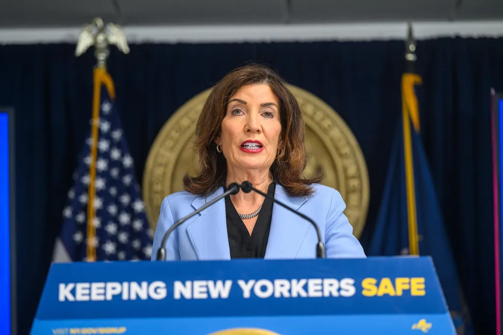 Hochul pushes 25-foot buffer around New York houses of worship as Mamdani wavers on local bills