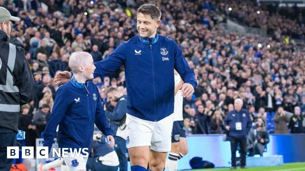 Everton mascot's dreams come true for boy with leukemia