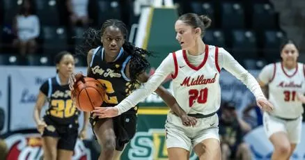 East Feliciana-Midland winner uses strong rebounding performance to head to state title