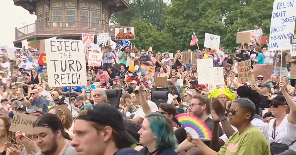 'No Kings' movement gains momentum as thousands of Marylanders take to the streets