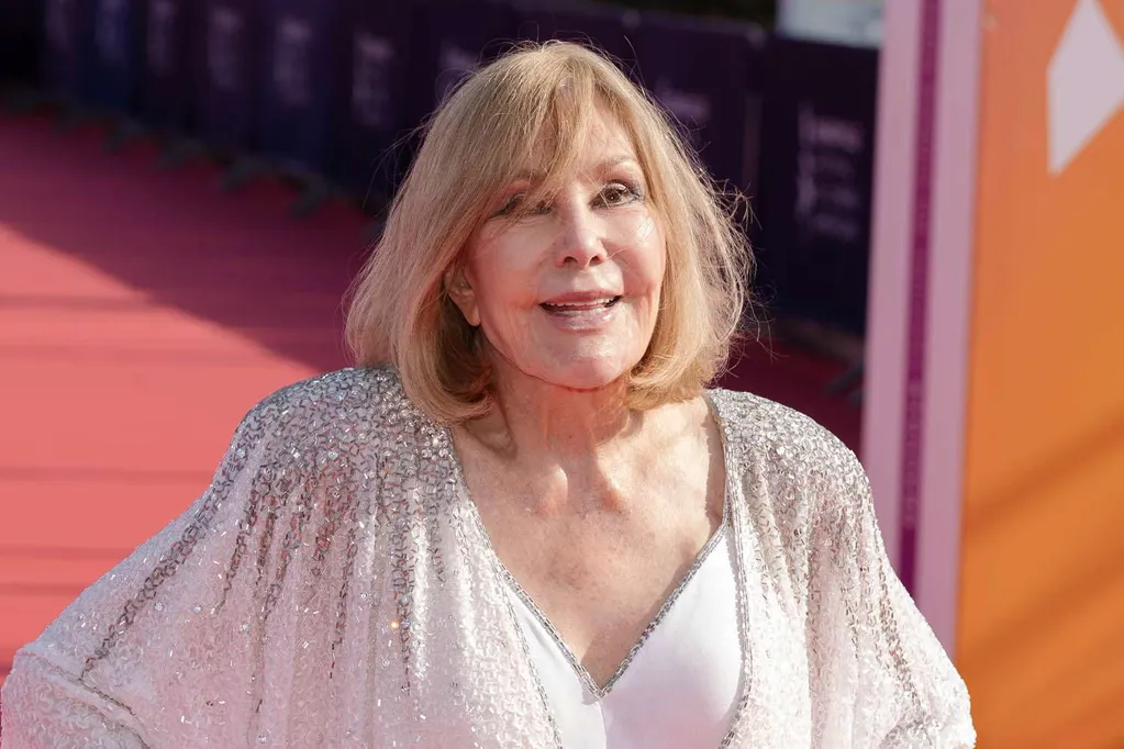 Kim Novak, 92, Makes Rare Appearance to Accept Icon Award at Deauville Amer­i­can Film Festival