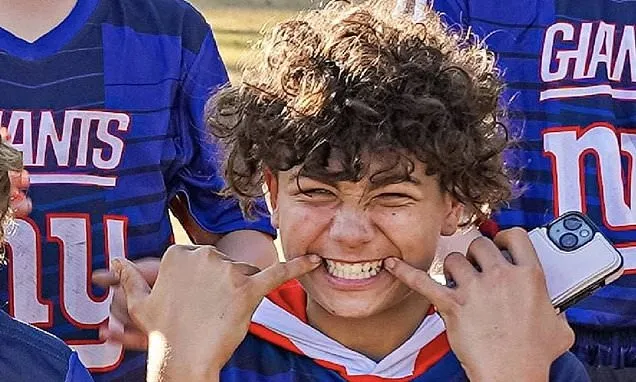 Two teens die in Florida park after 'sugar sand' tunnel collapses