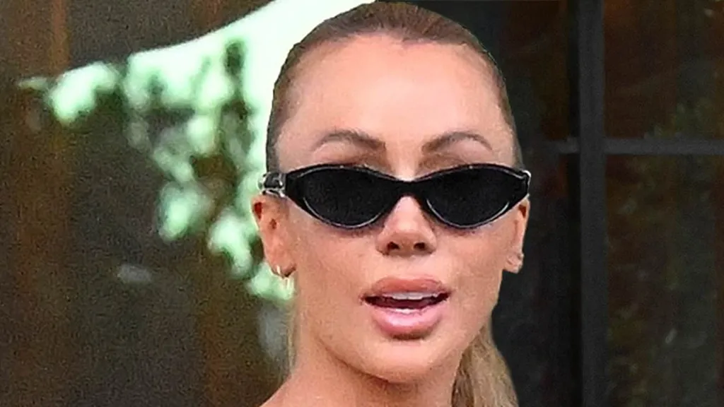 Olivia Attwood wows in £1.6k bodysuit as Pete Wicks likes saucy snaps