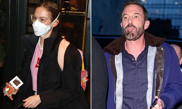 Violet Affleck dons mask as she enjoys NYC trip with dad Ben