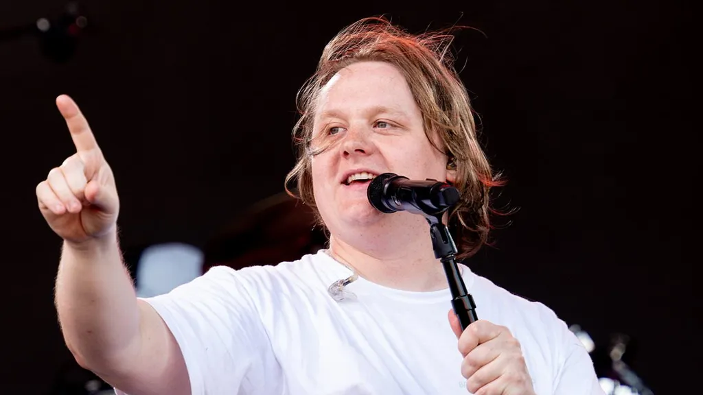Lewis Capaldi is to make his big stage return at Glastonbury this year