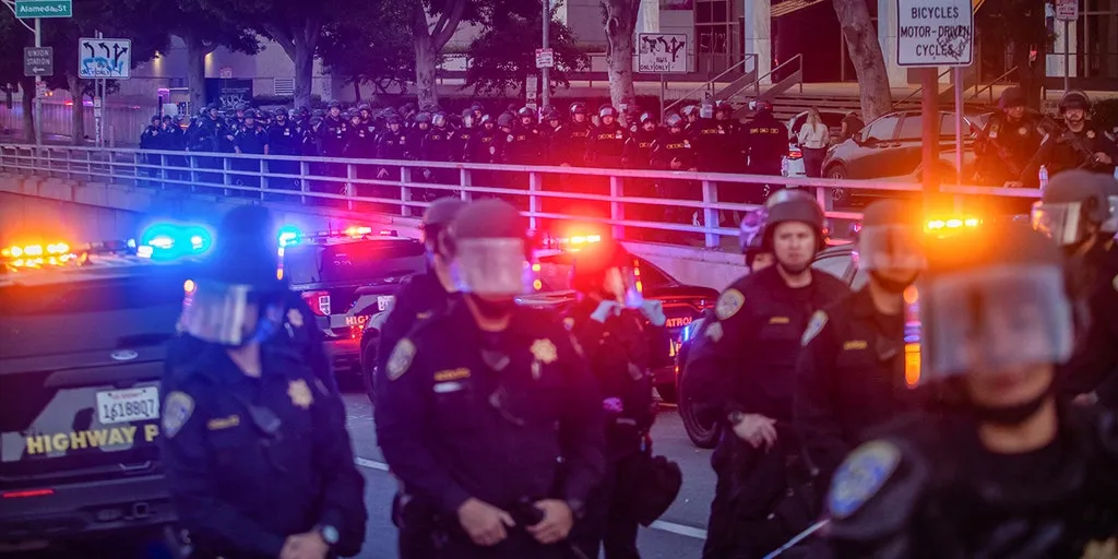 Violent anti-Trump protesters force LAPD to take action as peaceful day turns chaotic