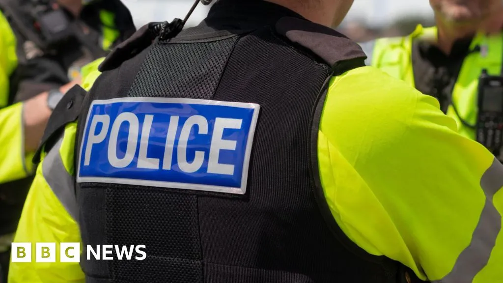 PSNI: Officer gets final warning over relationship with domestic abuse victim