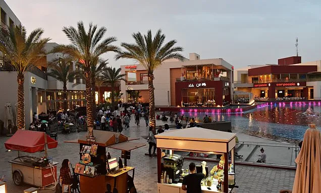 Tourists in Egypt face 9pm curfew as electricity turns off in evenings