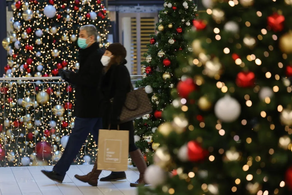 Holiday shopping tips: When to score the best deals in December