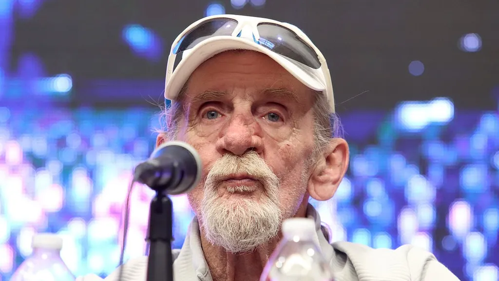 Former Santana singer Alex Ligertwood is dead at 79