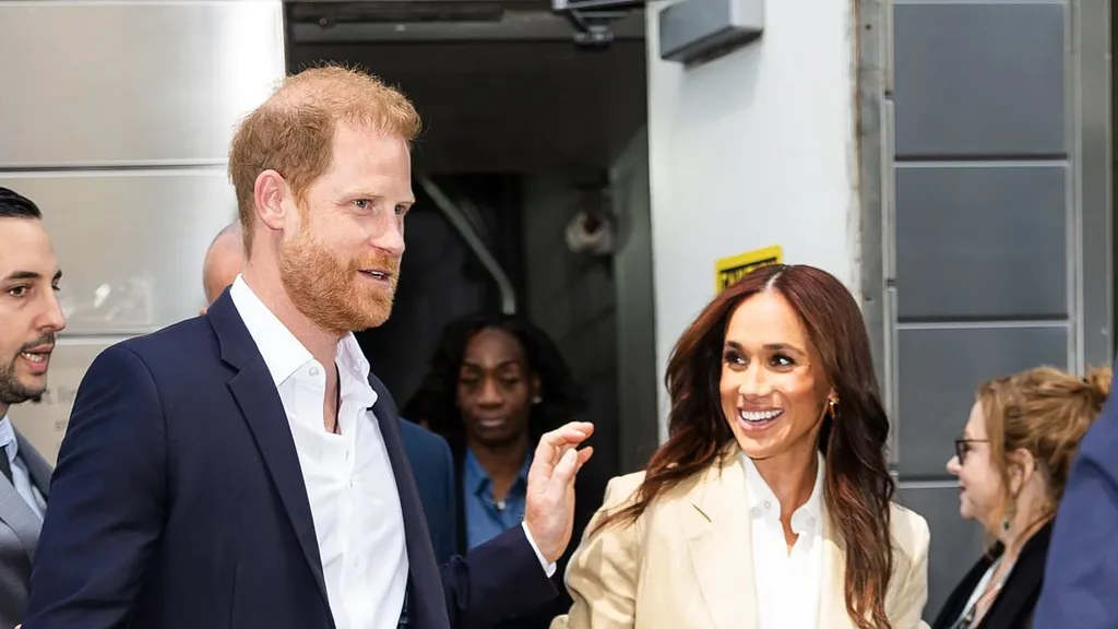 Body language expert reveals awkward dynamic between Harry and Meghan