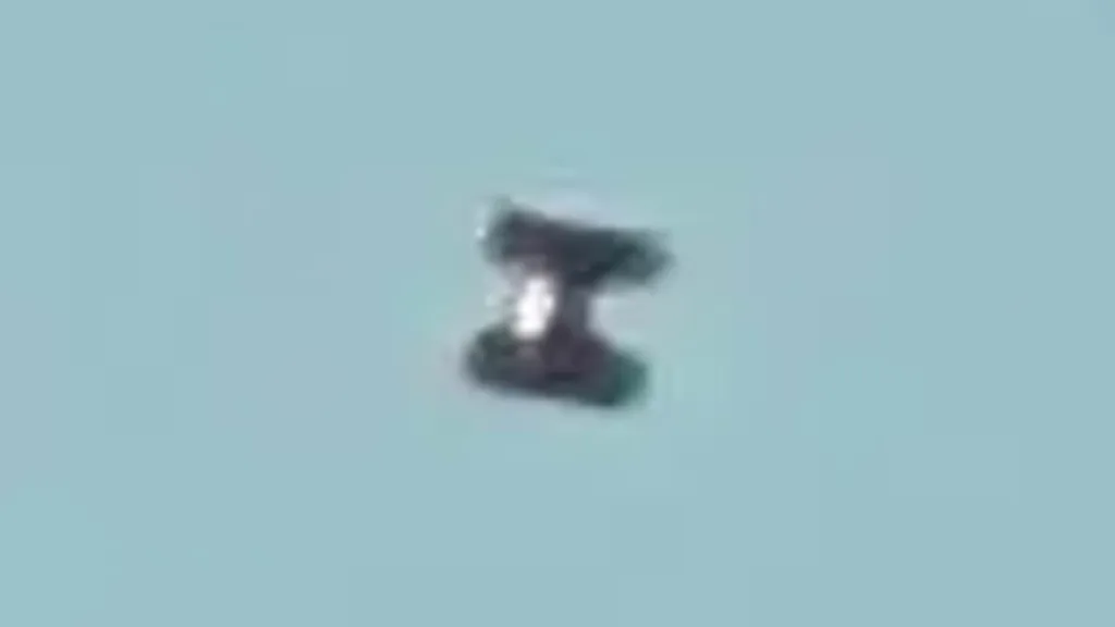 'Dumbbell-shaped' UFO spotted over Joshua Tree before vanishing