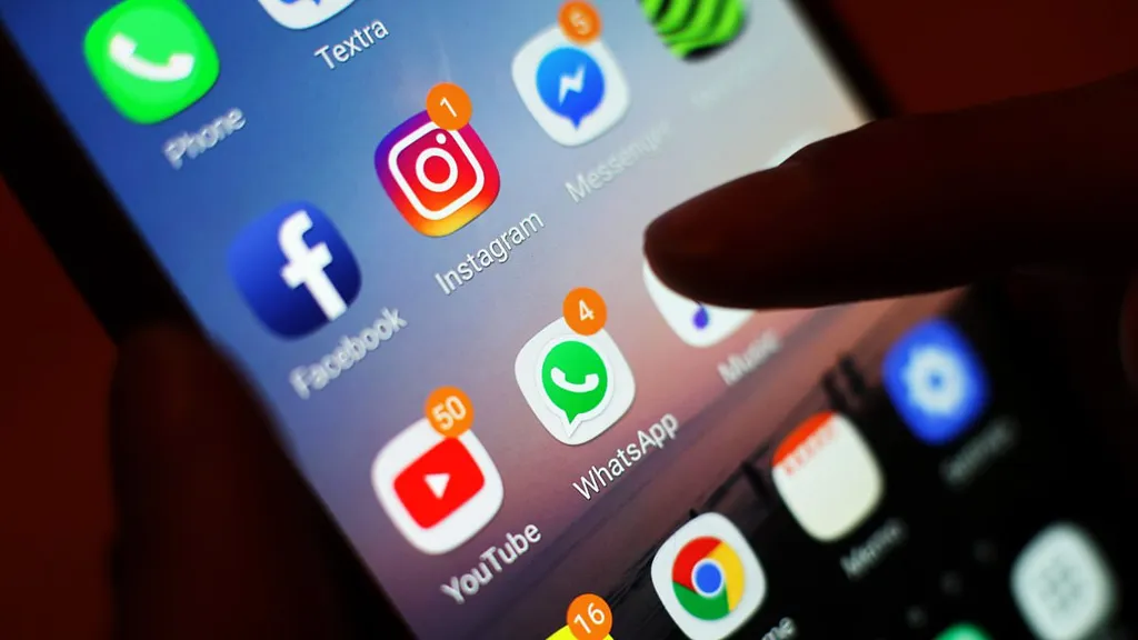 One in five parents are addicted to social media, survey says