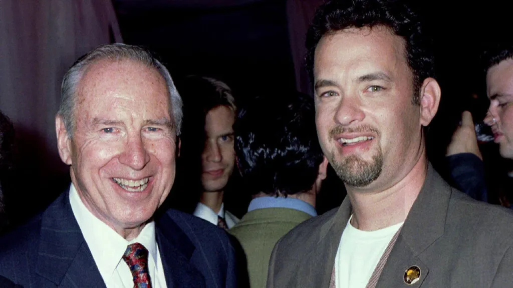 Tom Hanks reacts to the death of Jim Lovell, astronaut he portrayed in 'Apollo 13' movie