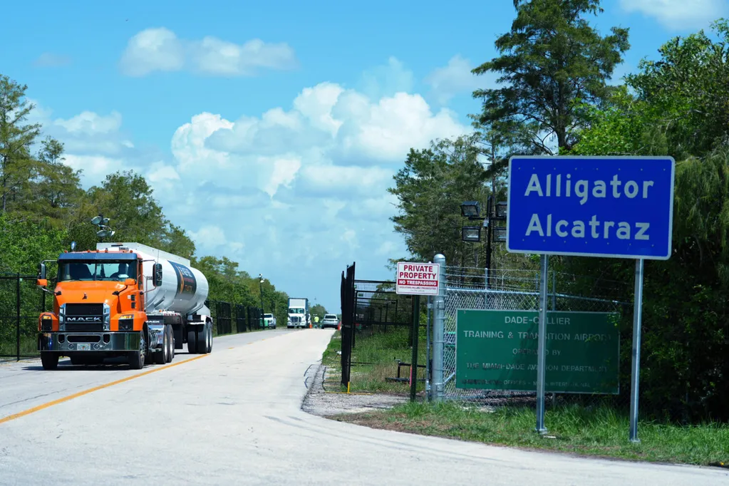Lawyer says guards beat and pepper-sprayed detainees at Florida's 'Alligator Alcatraz' - KTAR.com