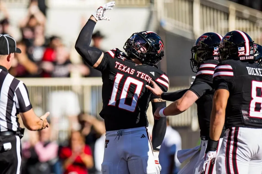 NFL Draft 2026 best available players for Carolina Panthers: Jermod McCoy, Jacob Rodriguez