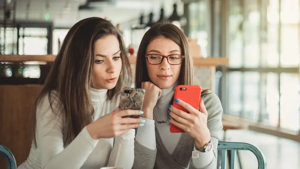Are YOU the group WhatsApp Whinger?