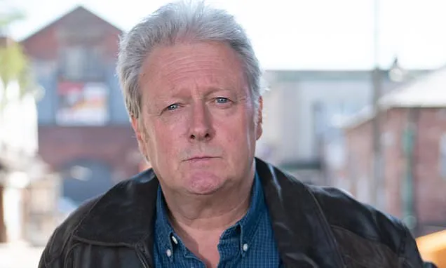 Corrie fans livid as star returns after 28 years for Jim's funeral