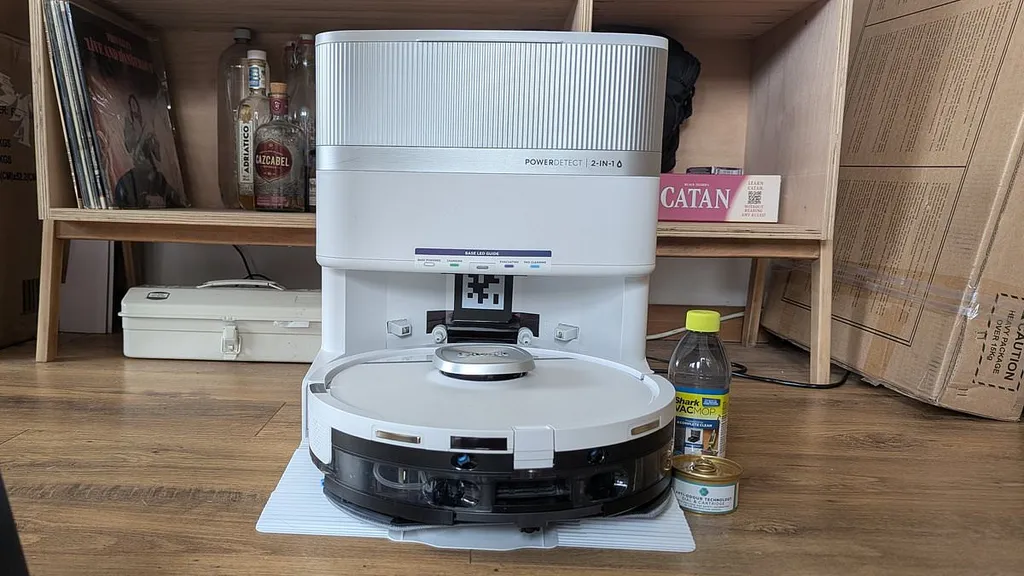 I review the new Shark robot vacuum that talks like a true Southerner