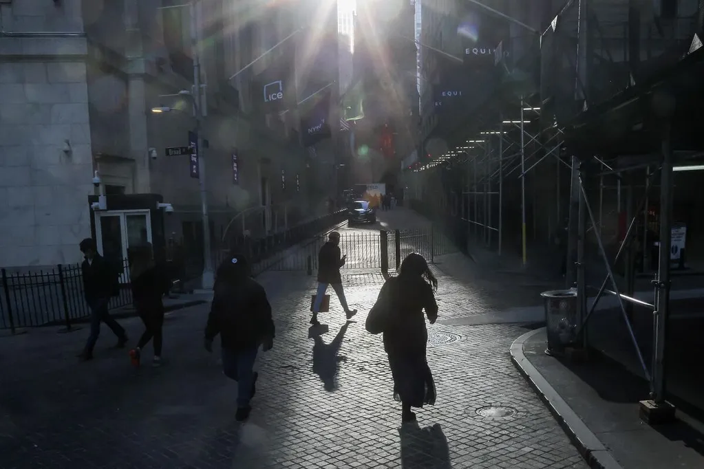 Wall Street Turns Gloomy on the Dollar as Haven Demand Fades