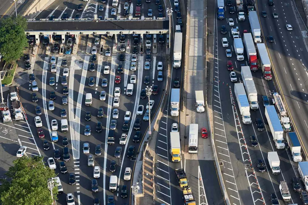 Meteorologists Say These Parts of the U.S. Are 'Looking the Worst' for Holiday Travel and Share Their Best Tips (Exclusive)