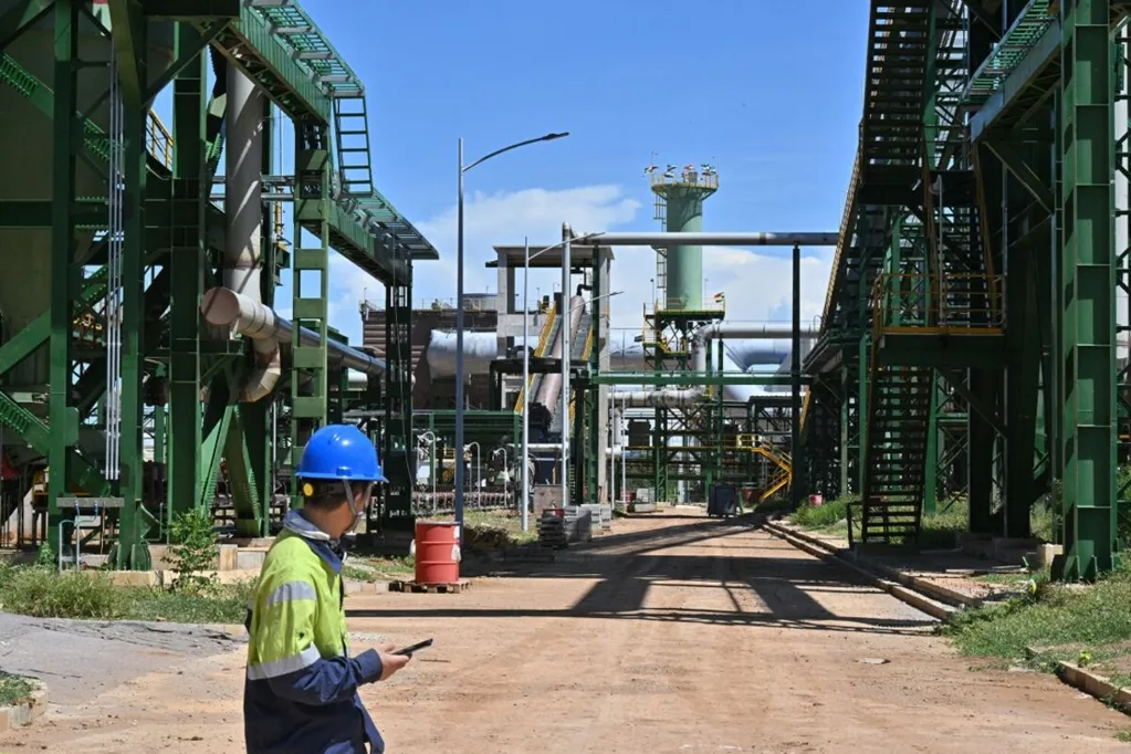 Bolivia Steelmaker Weighs Deducting Mill Losses From China Loan