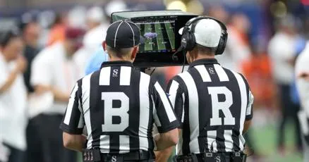 Officiating not Gamecocks' concern, but series has had its moments with the stripes