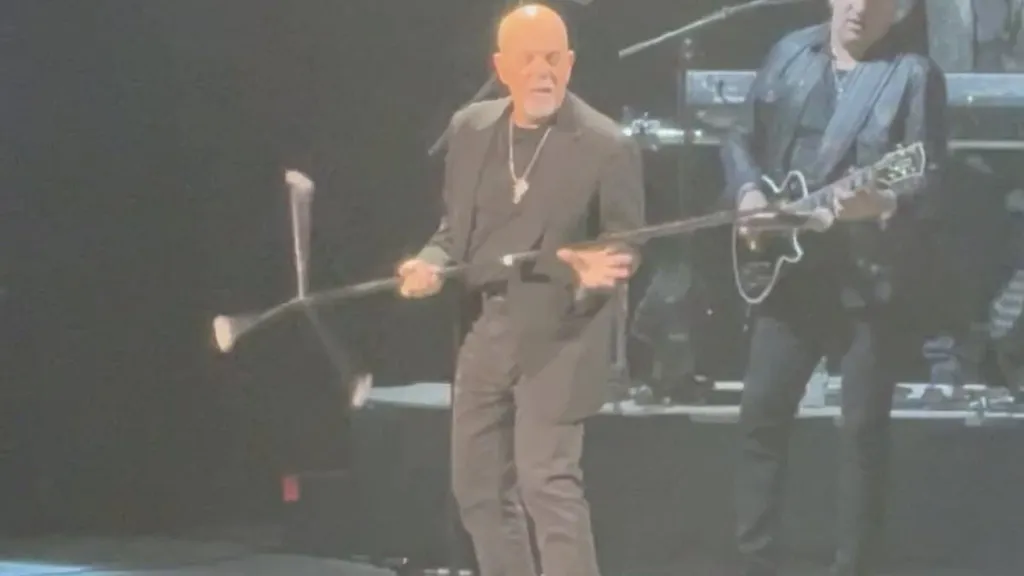 Warning signs of rare brain disorder suffered by Billy Joel