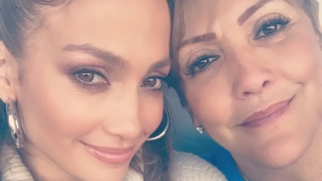 Jennifer Lopez thanks her mom for her support amid Ben Affleck split