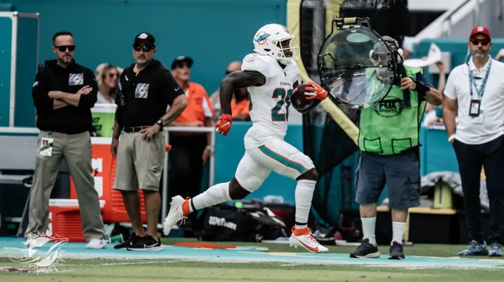 Achane rushes for 134 yards and a TD to help Dolphins edge Saints 21-17 for 3rd straight win - WSVN 7News | Miami News, Weather, Sports | Fort Lauderdale