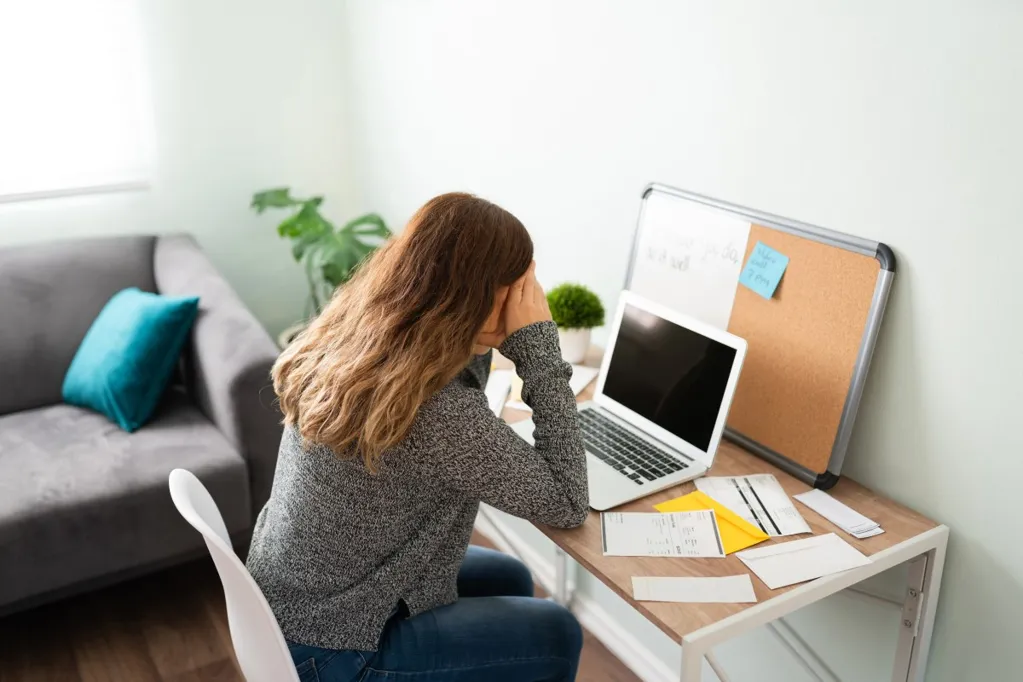 How mom invades Gen Z daughter's privacy at home sparks fury