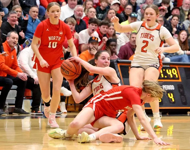 Oliver Ames sneaks past North Attleboro in instant classic