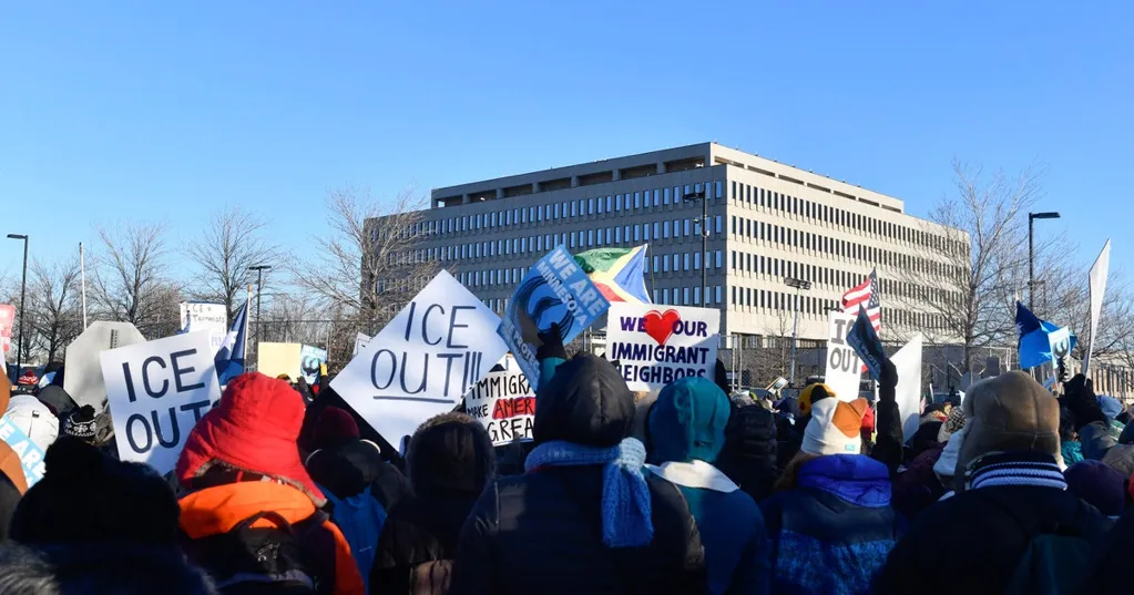 Are Minneapolis protesters paid, like the Trump administration says? Here's a fact check
