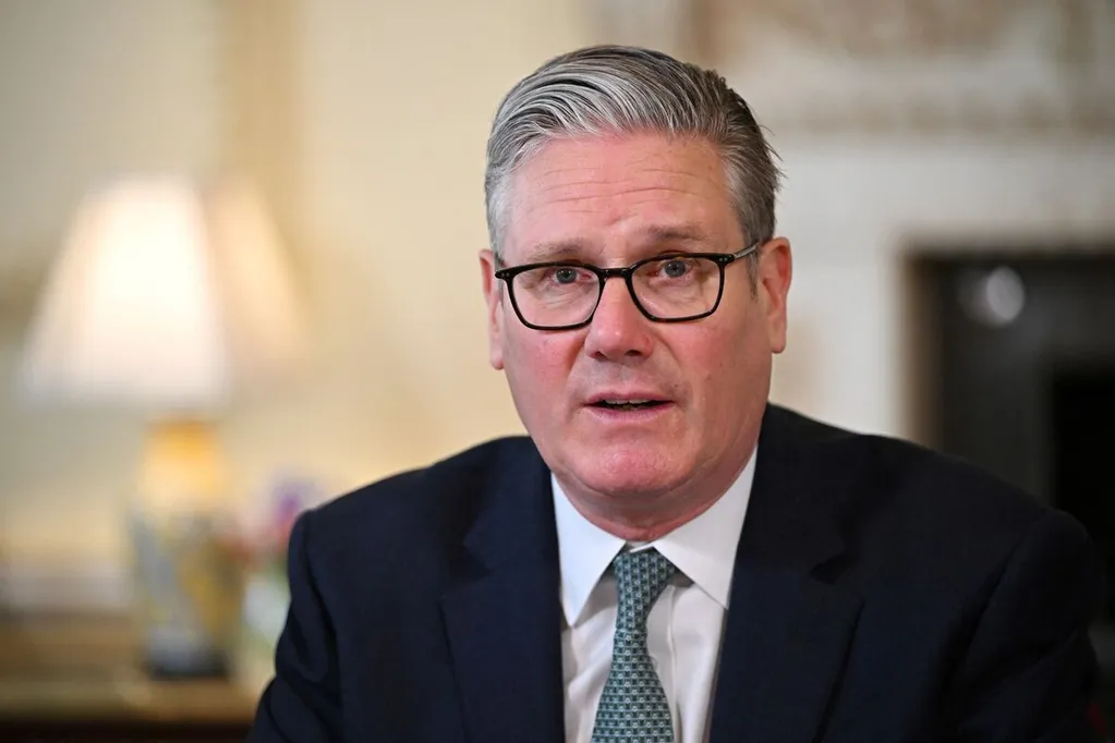 More Starmer Drama as Calls for PM to Quit Rear Over Mandelson