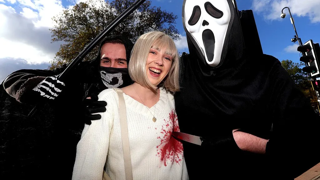 Revellers make the most of an EXTRA witching hour for the Otley Run