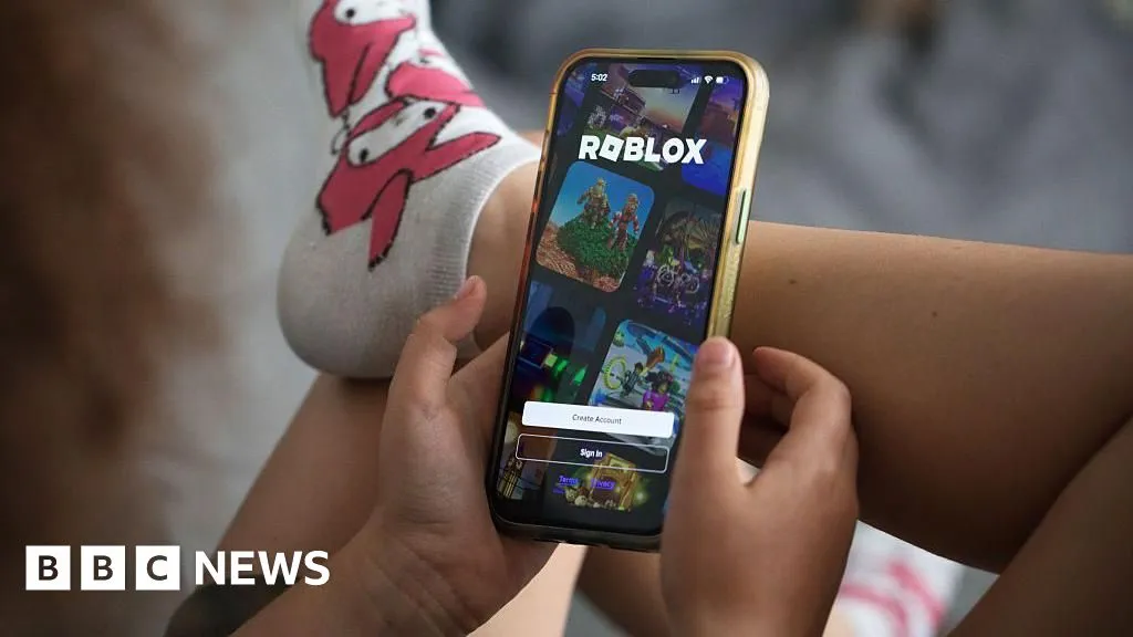 Parents should monitor children 24/7 on Roblox, says developer