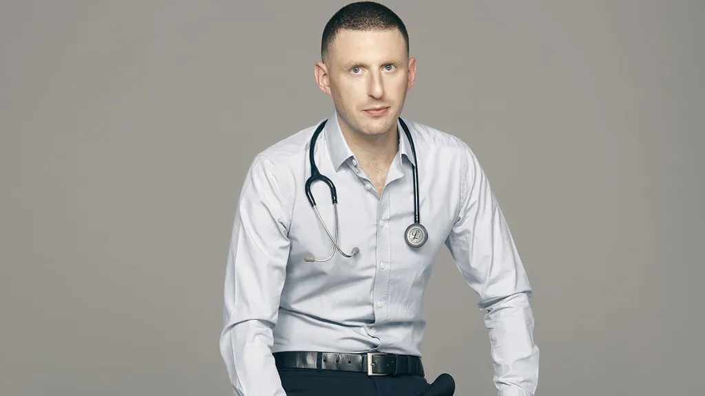 DR MAX: I've treated influencers for eating disorders