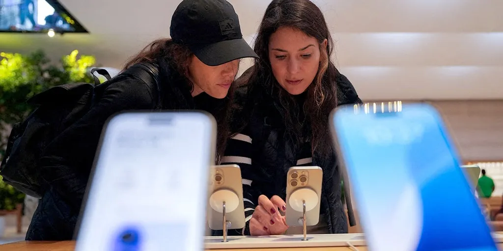 Apple patches two zero-day flaws used in targeted attacks