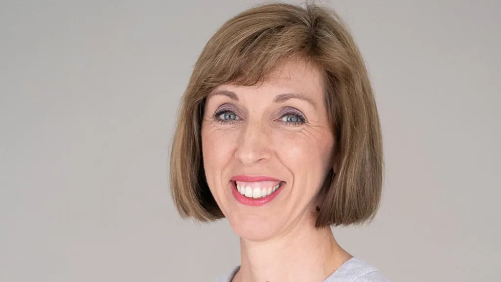 More patients of TV menopause expert Dr Louise Newson criticise care