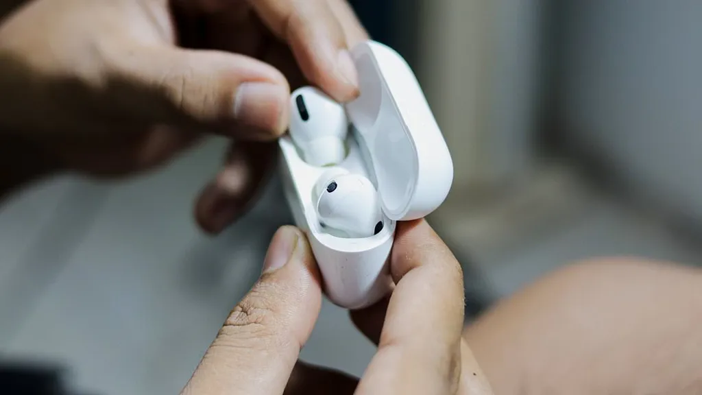 AirPods 4 are at their lowest price ever in Amazon's ONLY Apple deal
