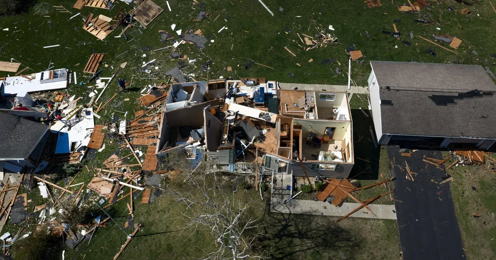 Powerful Winds And Reported Tornadoes Rip Through The Midwest